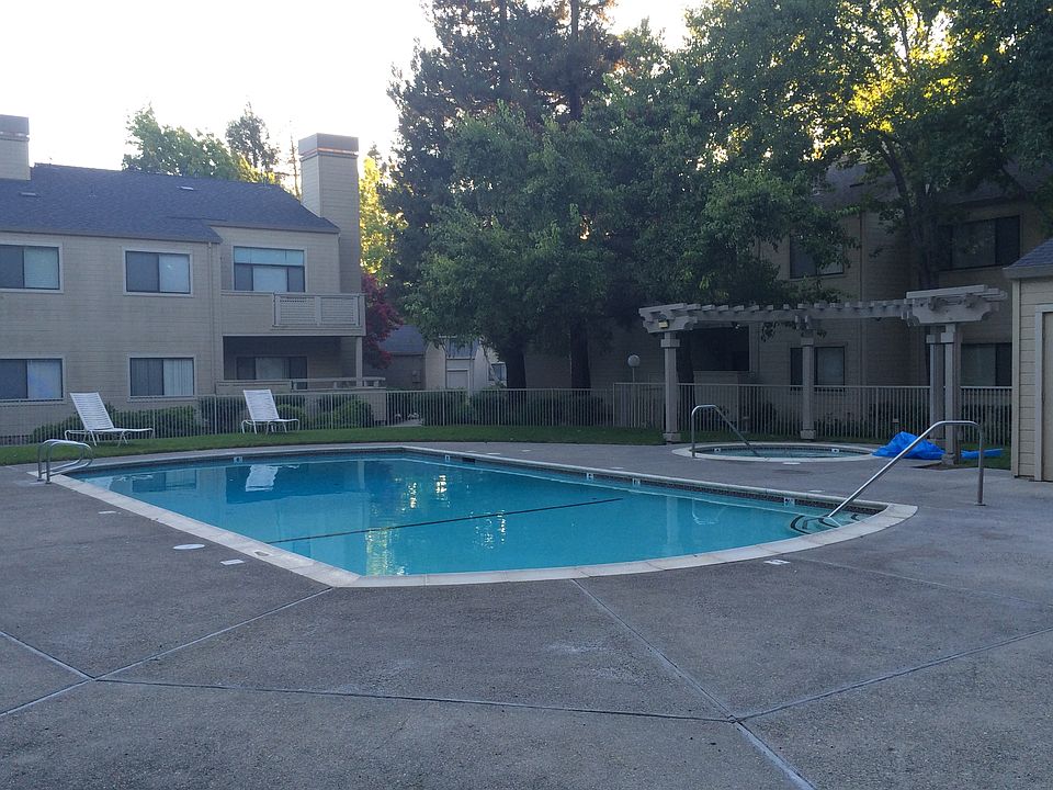 2nd image of 1417 Main Entrance Dr