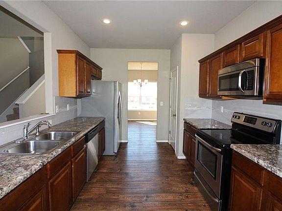 3rd image of 809 SW Pure Globe St