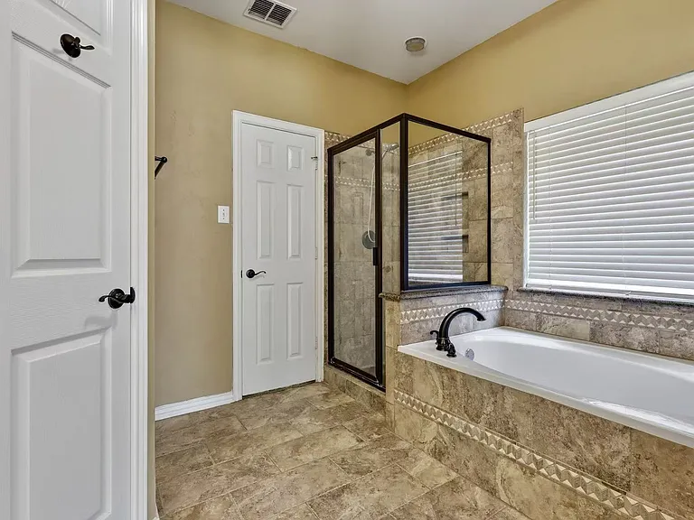 630 Waterview Dr — Photo 7