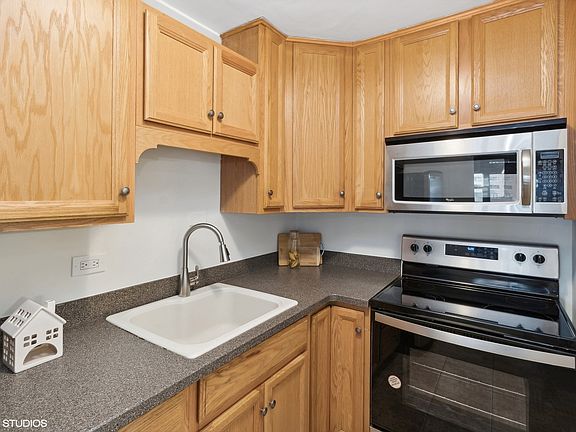 5th image of 4250 N Marine Dr APT 803