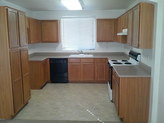 3rd image of 8407 W Magnolia St
