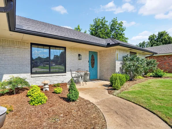 3304 Jim Robison Dr, Edmond, OK 73013