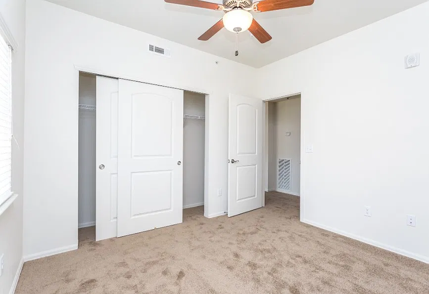 2 bed, 1056 sqft, $1,900 — Photo 3