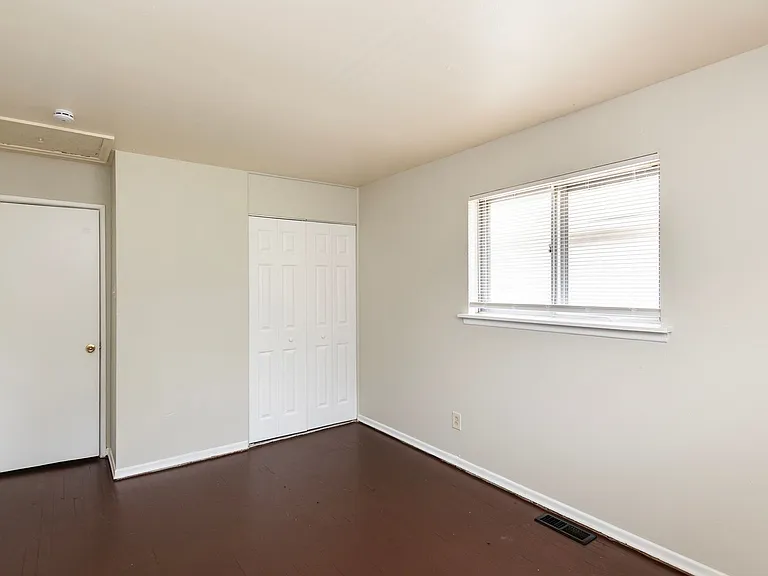 10409 Count Dr — Photo 7