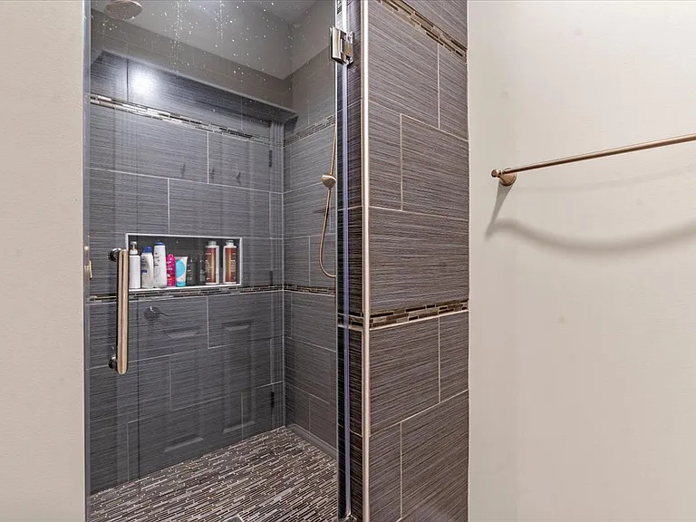 2320 Chatham Rd #1 — Photo 22