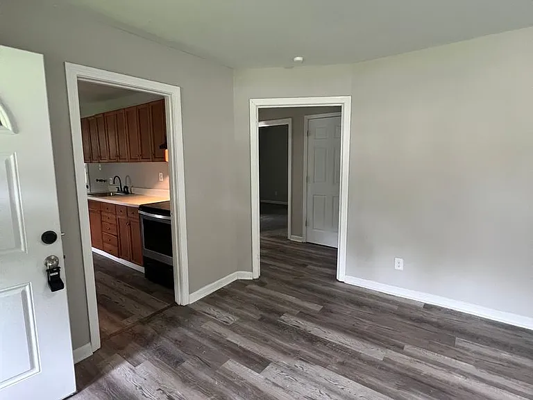 5 Hall St — Photo 3