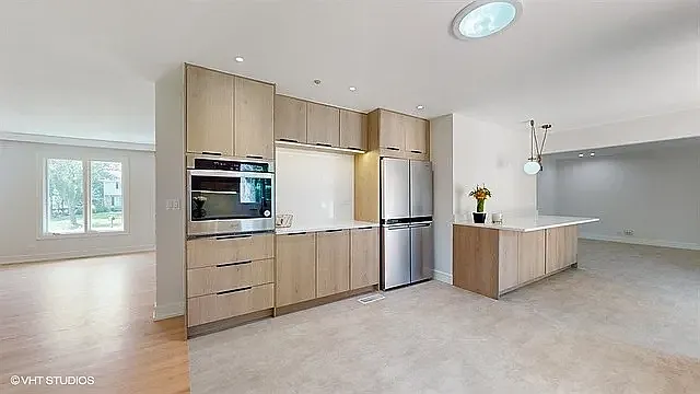 3 bed, 2481 sqft, $6,000 — Photo 3