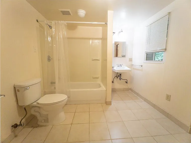 965 Millbrook Ct — Photo 30
