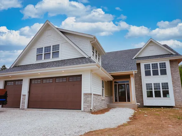 W212N6824 Fairview DRIVE, Menomonee Falls, WI 53051
