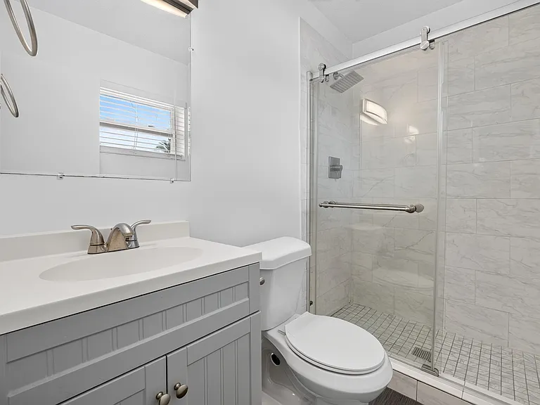 732 SE 15th St #1 — Photo 39