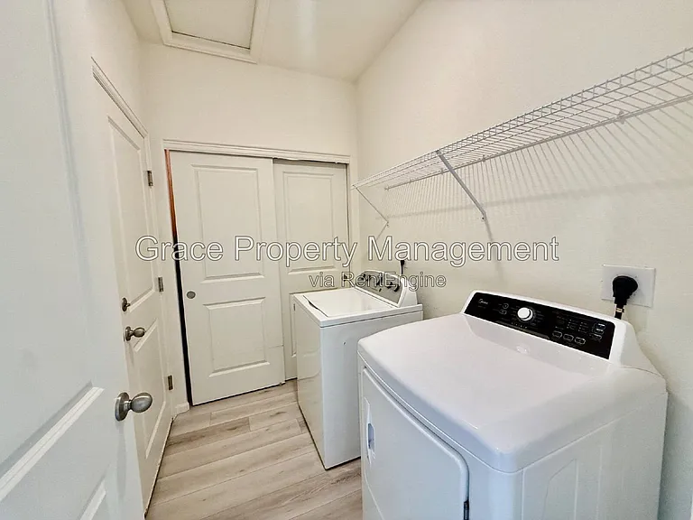524 Jordan St — Photo 8