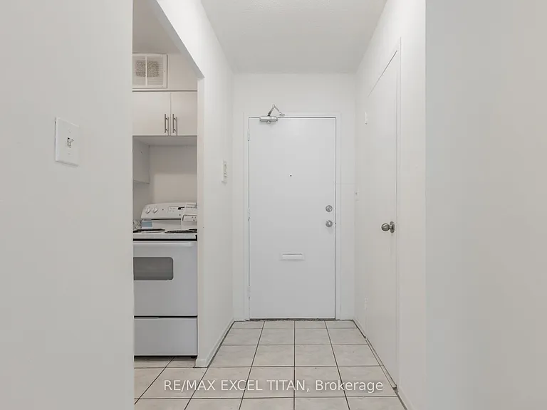 1385 Midland Ave #611 — Photo 10