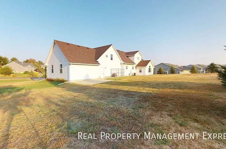 305 E Pine Lake Dr — Photo 43