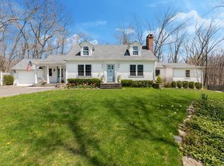 183 Smith Ridge Rd, New Canaan, CT 06840