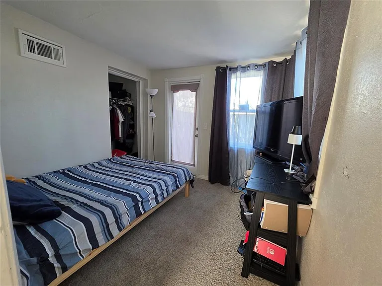 4823 Longwood Ave — Photo 26