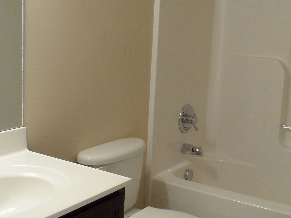 Upstairs Hallway Bathroom