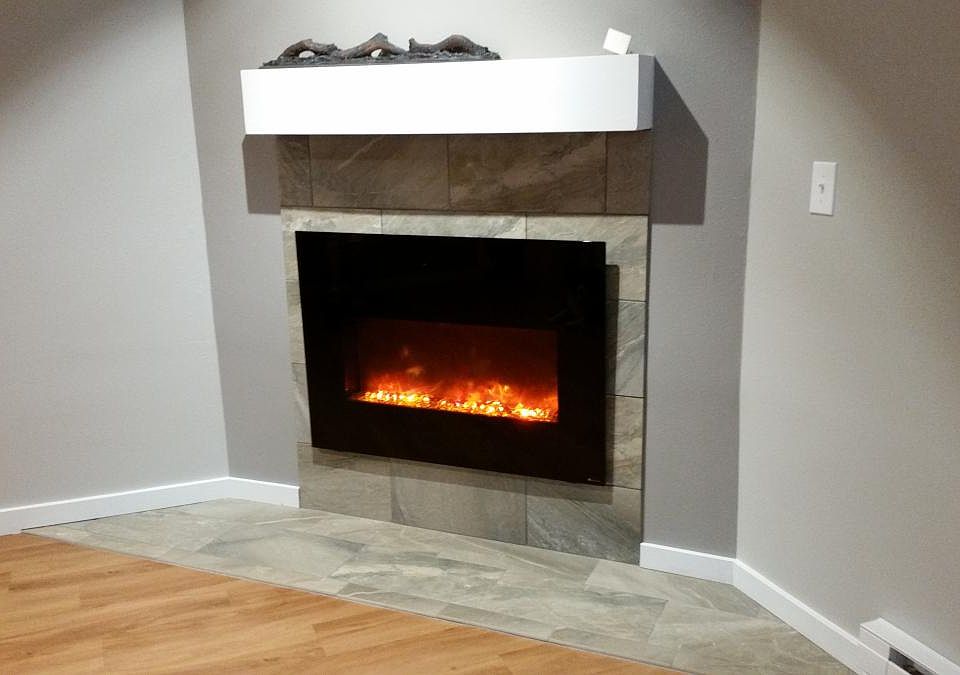Electronic Fireplace (also can provide heat wiht the touch of a button on a remote)