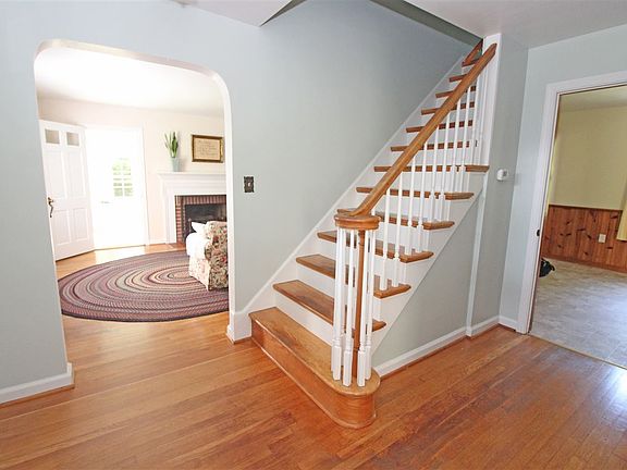 4th image of 457 N Lee St