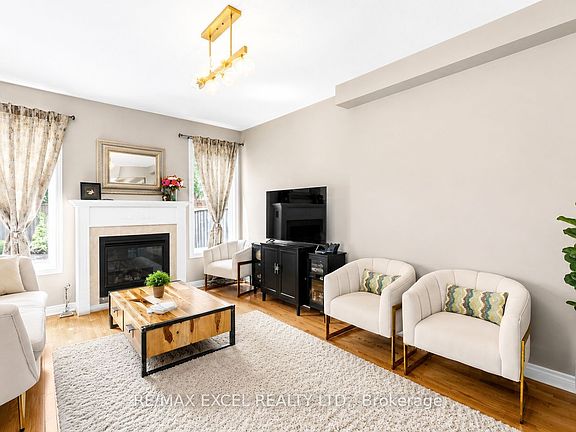 2nd image of 176 Sir Sanford Fleming Way