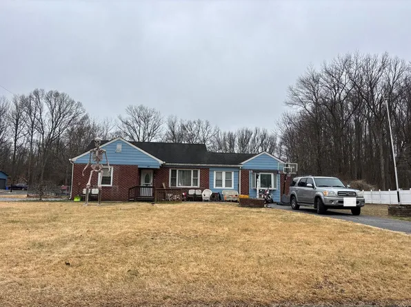 293 E Pittsfield St, Pennsville, NJ 08070