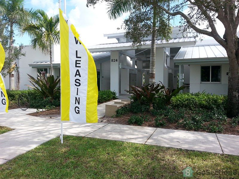 1st image of 843 NW 14th Ter