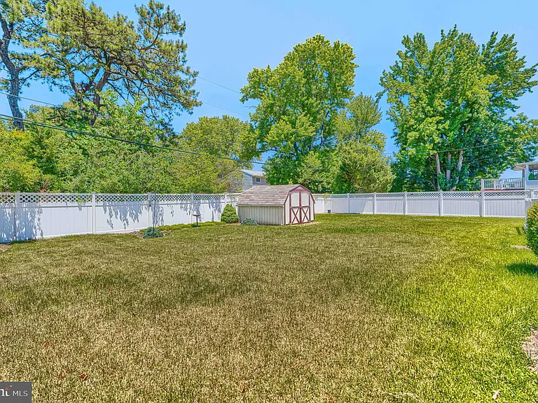 280 Mackintosh Dr — Photo 43