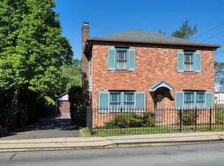 8 Perry Ave, Bayville, NY 11709