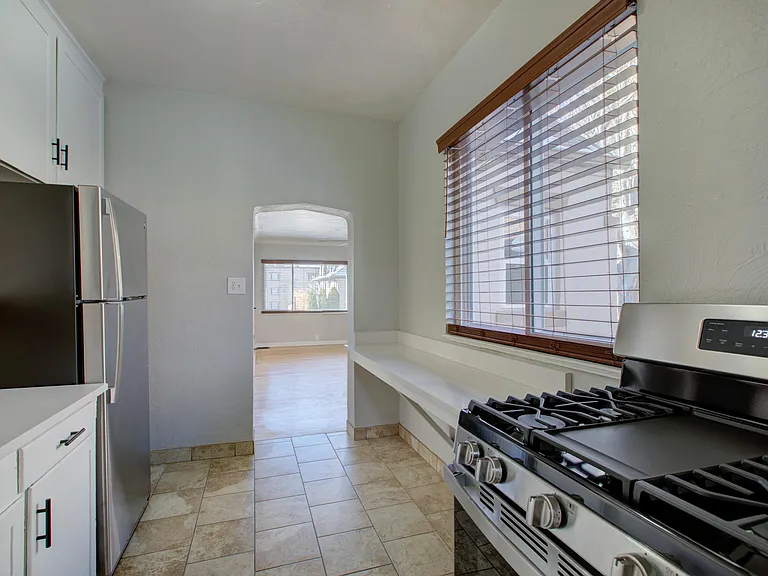 1030 N Washington St — Photo 32