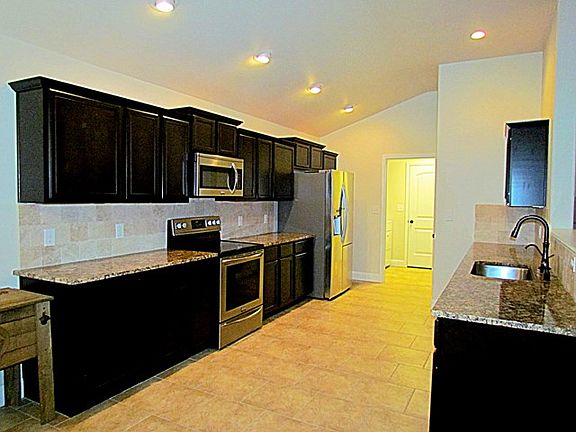 2nd image of 814 Brittlebush Ct