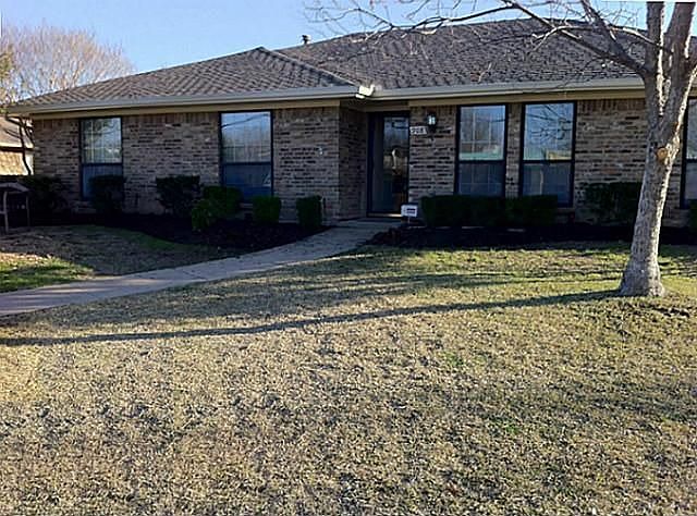 1st image of 908 Lexington Dr