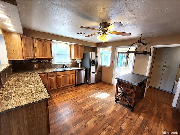 3rd image of 2113 Bluebell Avenue