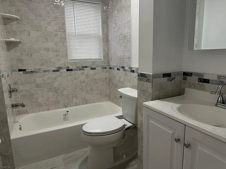 70 Chestnut St — Photo 4