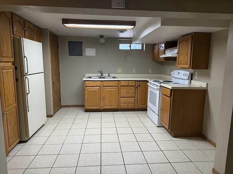 1036 Center St #B — Photo 2