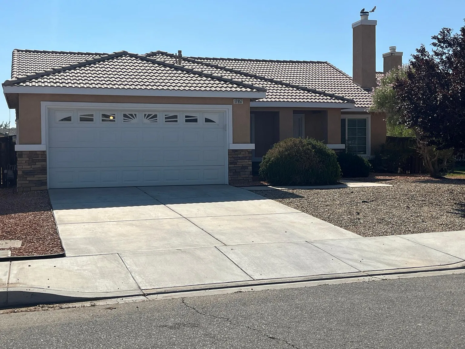 4 bed, 1603 sqft, $2,195 — Photo 1