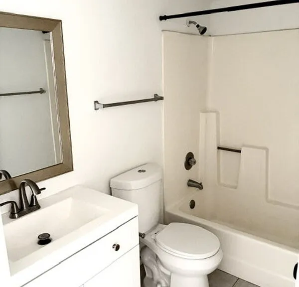846 N Revere #201 — Photo 4
