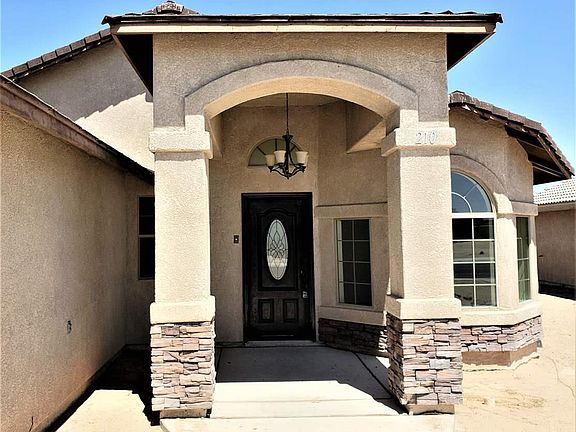 3rd image of 210 N Escamilla Ct