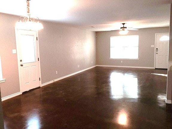 4th image of 5103 Graceland Dr #A