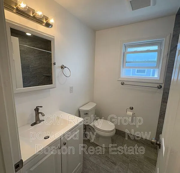 217 Washington St #3R — Photo 6