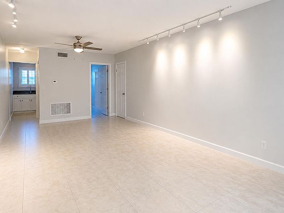 4th image of 1900 NE 8th Court #204