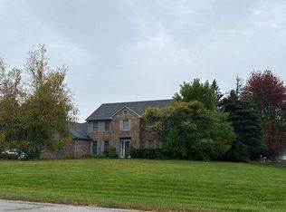 38W725 Cloverfield Dr, St Charles, IL
