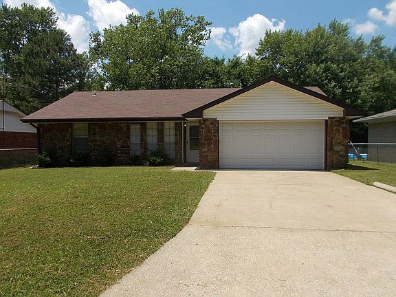 4th image of 909 S Choctaw Pl
