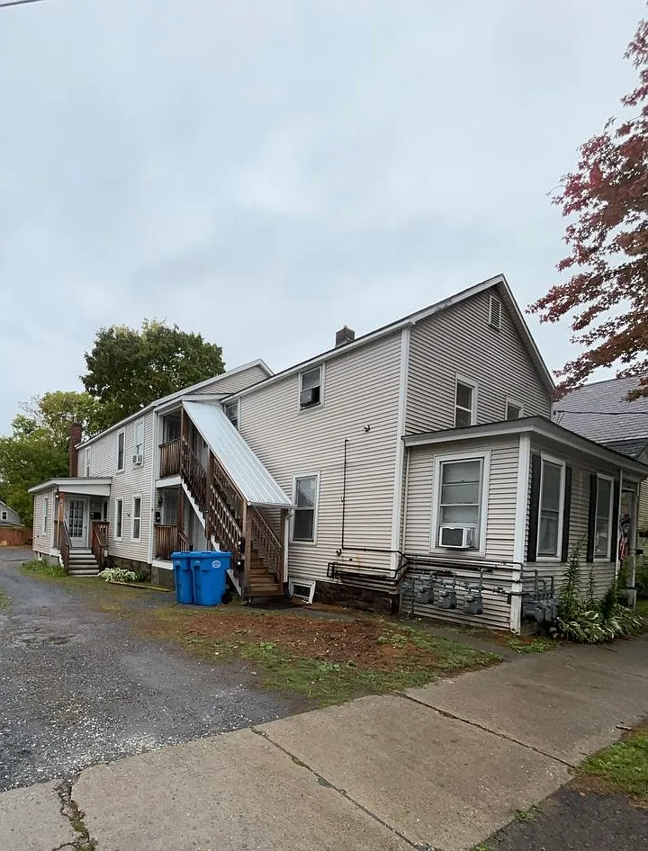 Building Photo - 101 Park St #F