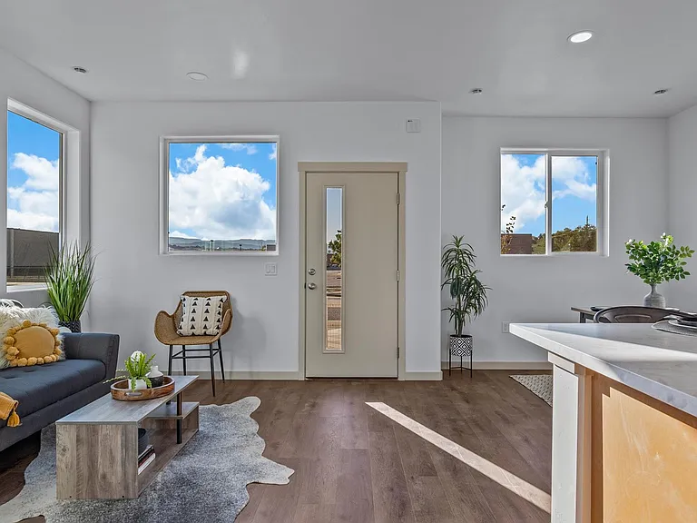 2772 Caspian Way #C — Photo 2