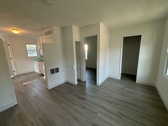 2nd image of 1118 W 22nd St