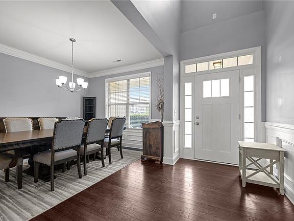 5th image of 184 Elgin Ct