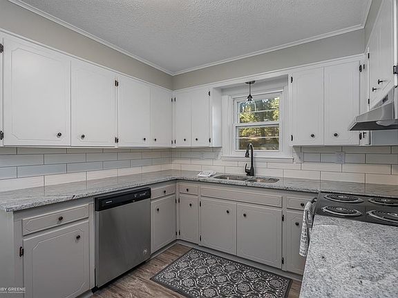 4th image of 2918 Silver Pine Ln