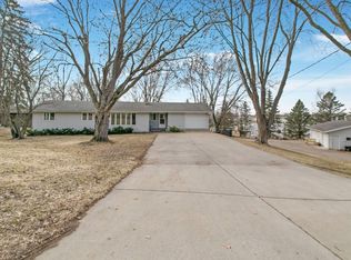 936 5th St S, Sauk Rapids, MN 56379