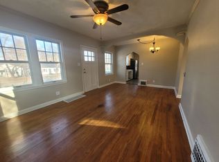 4614 Hickman Rd, Des Moines, IA 50310