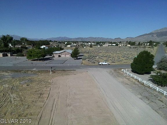 4th image of 5921 N Nopah Vista Ave