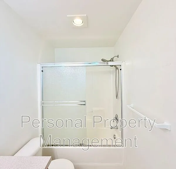 855 NW Ivy St — Photo 27